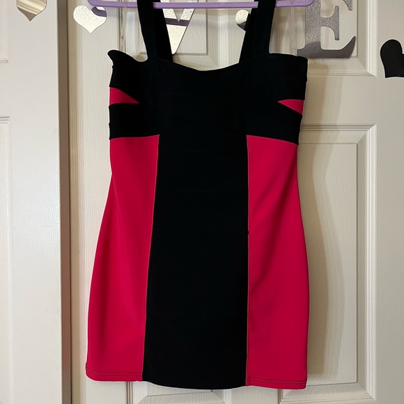 Hot pink and black mini dress - Picture 1 of 3